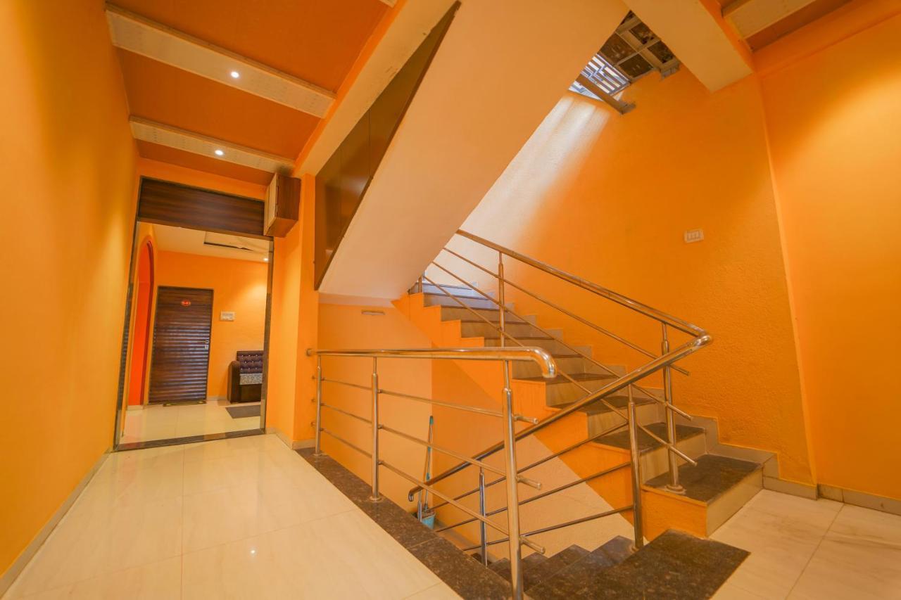 فندق Veggies Residency & Pure Veg Restaurant ماهاباليشوار المظهر الخارجي الصورة