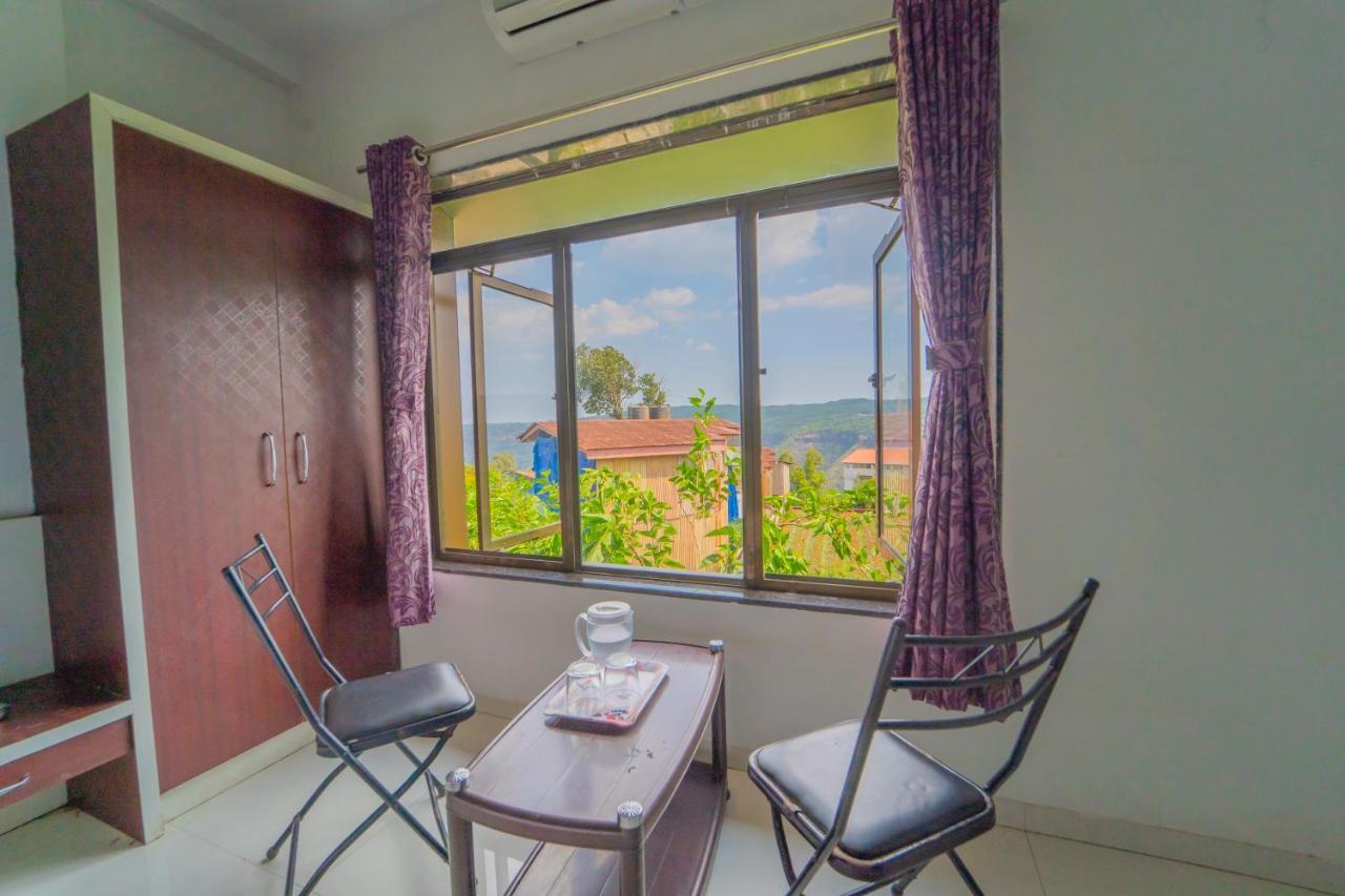 فندق Veggies Residency & Pure Veg Restaurant ماهاباليشوار المظهر الخارجي الصورة